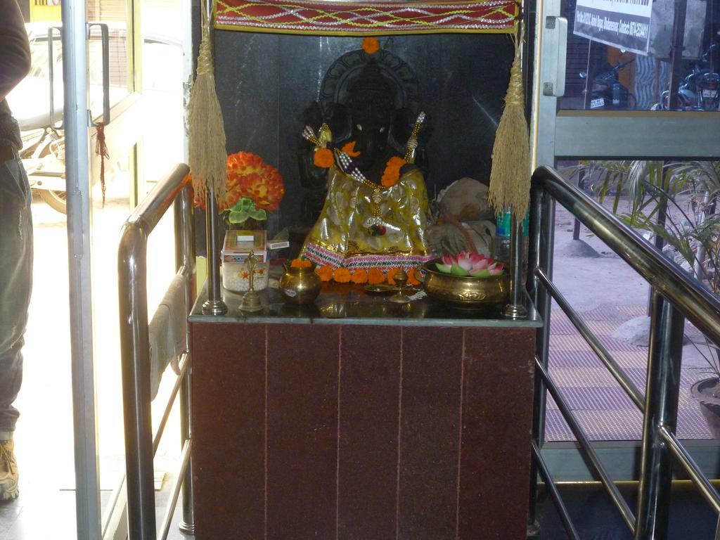 Hotel Nirmal Inn Bhubaneswar Exterior foto